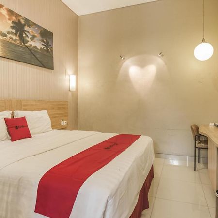 Reddoorz Syariah Near Terminal 1 Juanda Airport Hotell Surabaya Eksteriør bilde