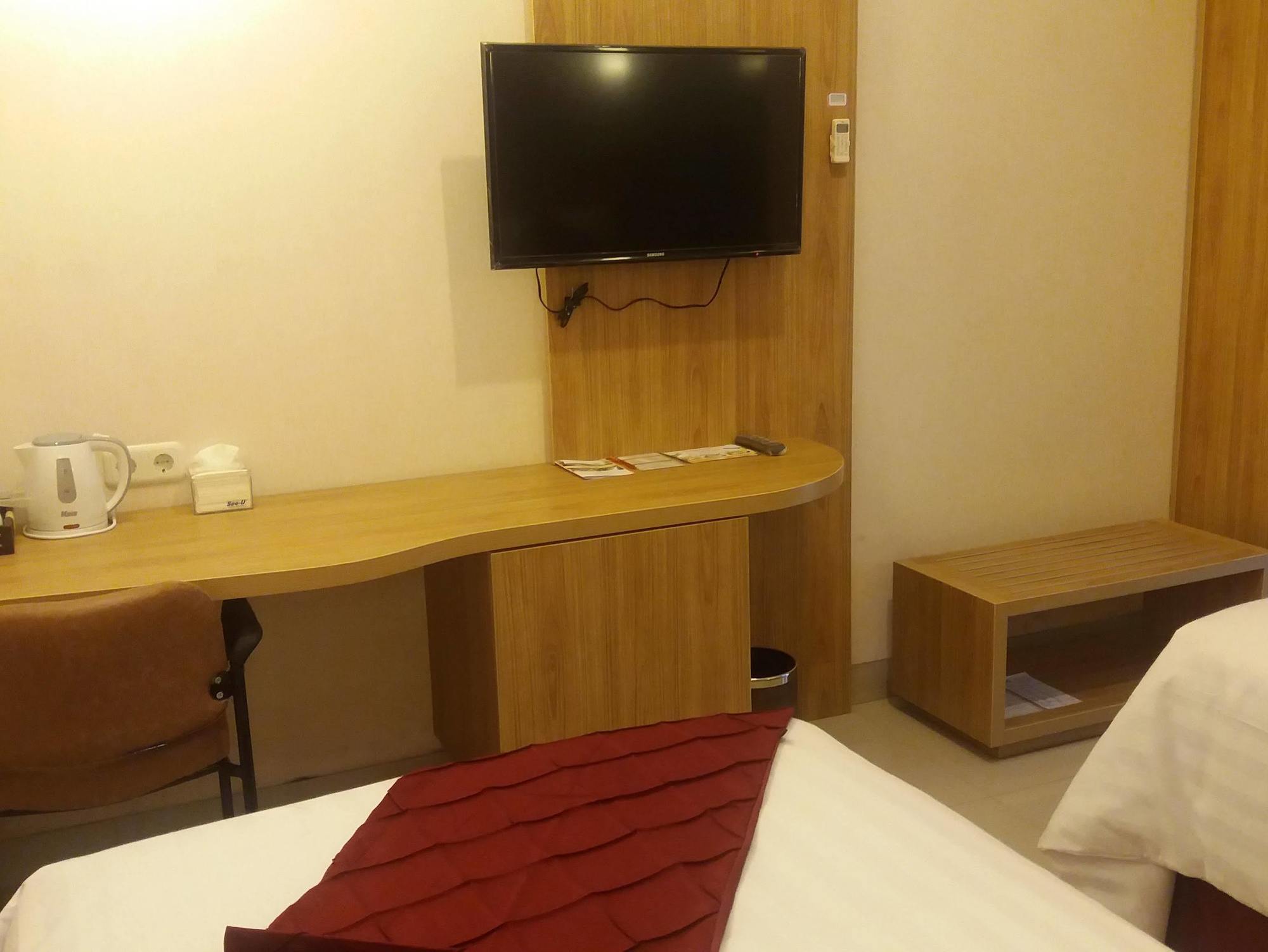 Reddoorz Syariah Near Terminal 1 Juanda Airport Hotell Surabaya Eksteriør bilde