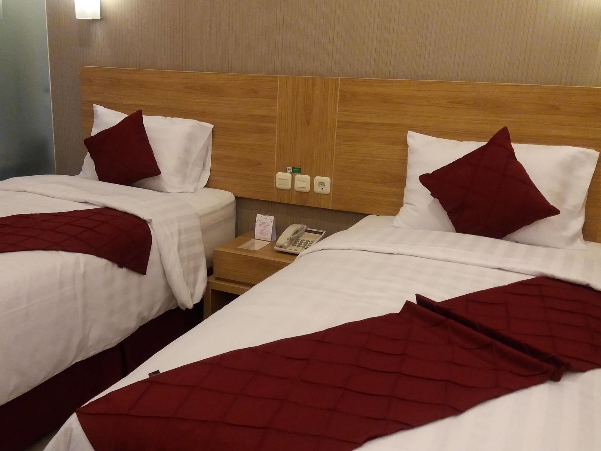 Reddoorz Syariah Near Terminal 1 Juanda Airport Hotell Surabaya Eksteriør bilde