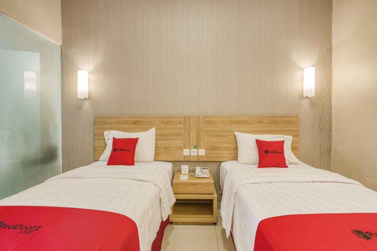 Reddoorz Syariah Near Terminal 1 Juanda Airport Hotell Surabaya Eksteriør bilde